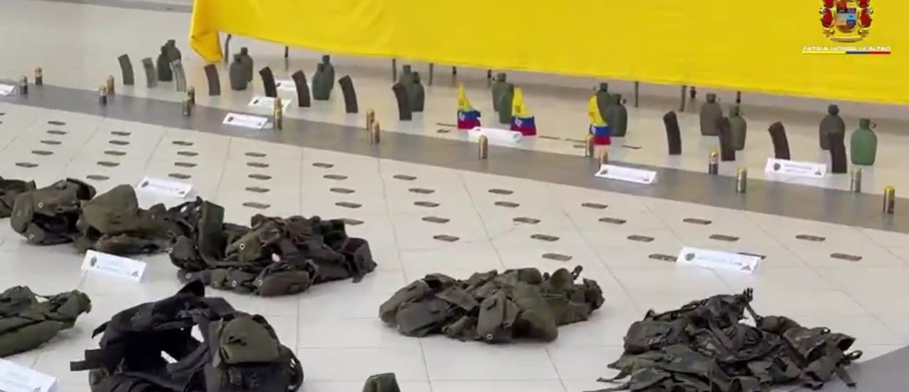 Uniformados del Ejército Nacional hallaron en zona rural de Casanare, material de guerra que pertenecería a las disidencias de las Farc. Foto: Tomada del Ejército.