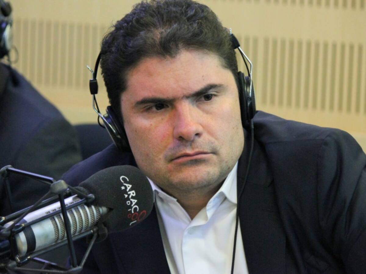 Falta de información en muchos temas, principal problema que tiene Colombia: Henao