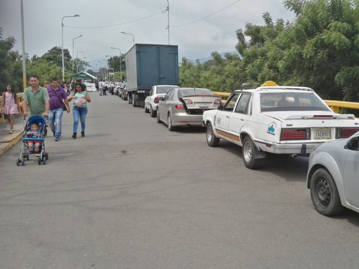 Diputados en Venezuela piden apertura completa de puentes binacionales