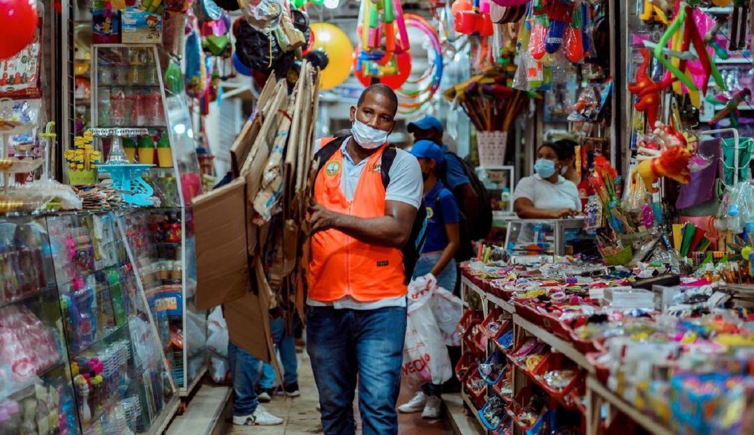 Dentro de los materiales recogidos en esta actividad se encuentran cartón, pasta y pet