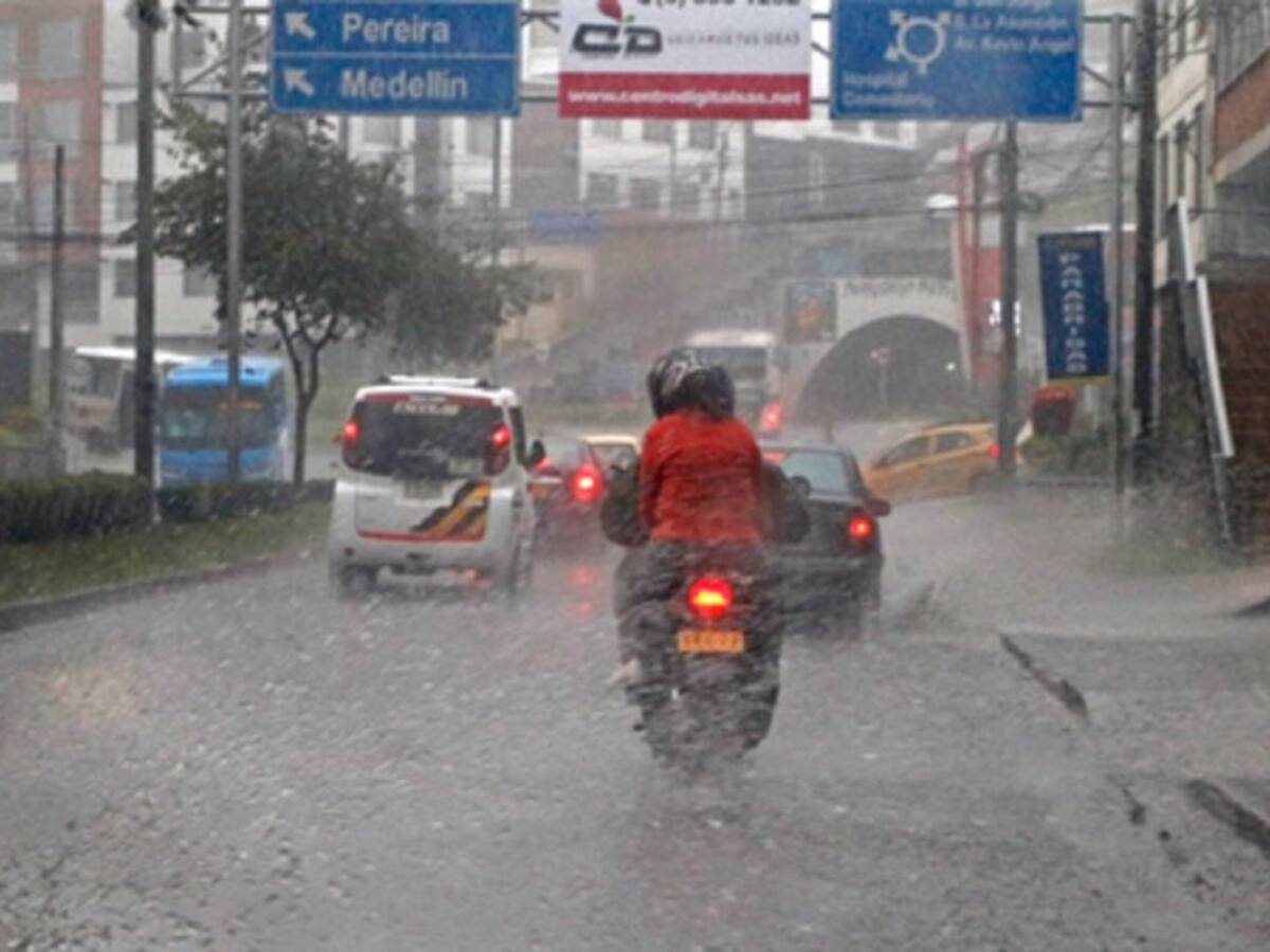 Entregan recomendaciones para evitar deslizamientos e inundaciones