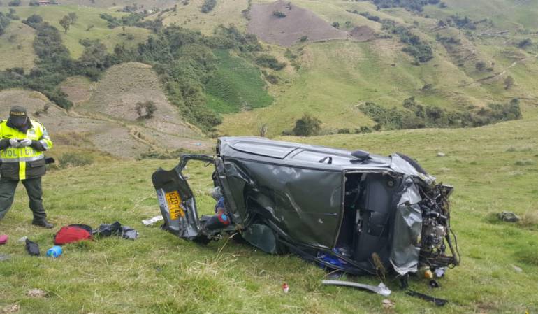 El vehículo con placas de Bogotá rodo cerca de 100 metros