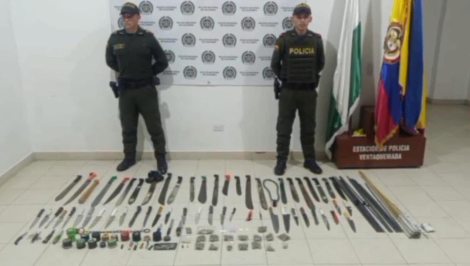 Fueron incautadas 43 armas blancas tipo machete