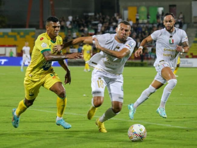 Atlético Bucaramanga vs. Once Caldas. (Colprensa).