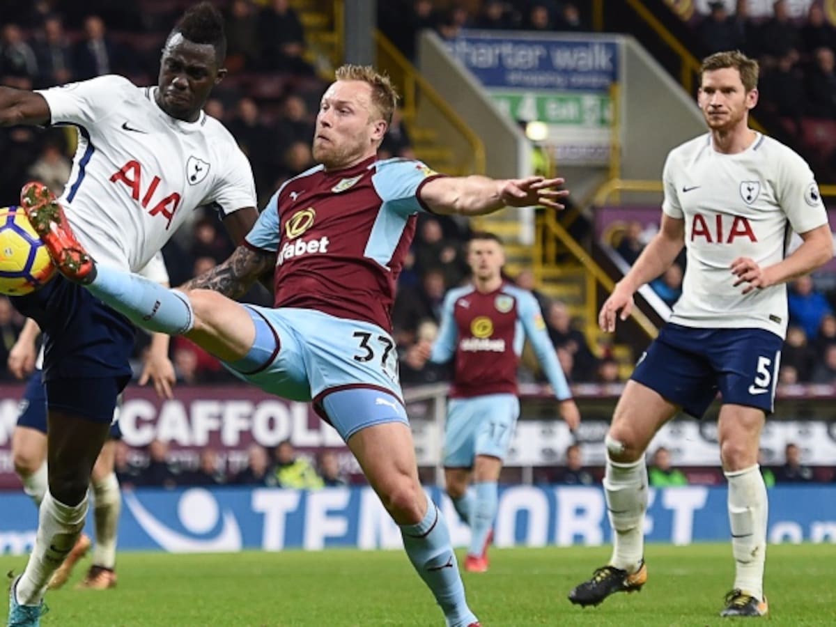 Tottenham golea al Burnley en el regreso de Dávinson Sánchez