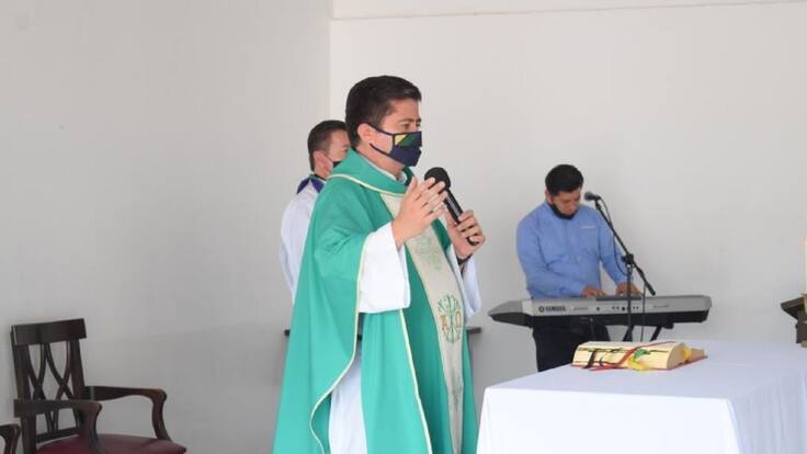 “Los niños tienen que volver a las aulas”: Padre Fernando Aguirre