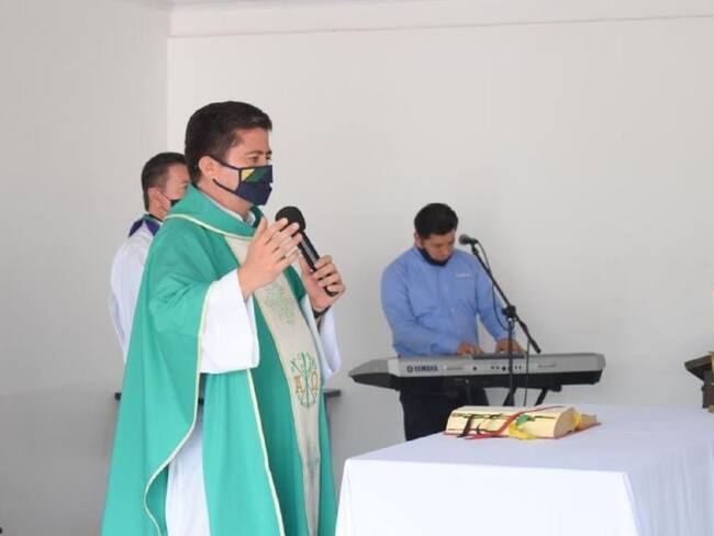 “Los niños tienen que volver a las aulas”: Padre Fernando Aguirre