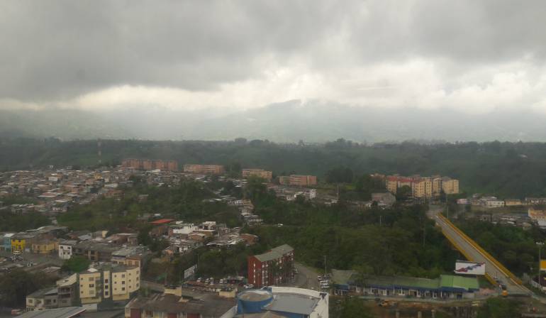 Desde las 5:20AM hasta las 9:00AM Toda la información local en Caracol Radio