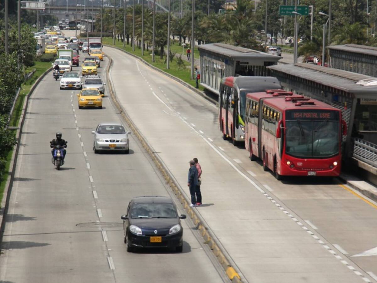 Un policía herido deja atraco cerca a estación de TransMilenio