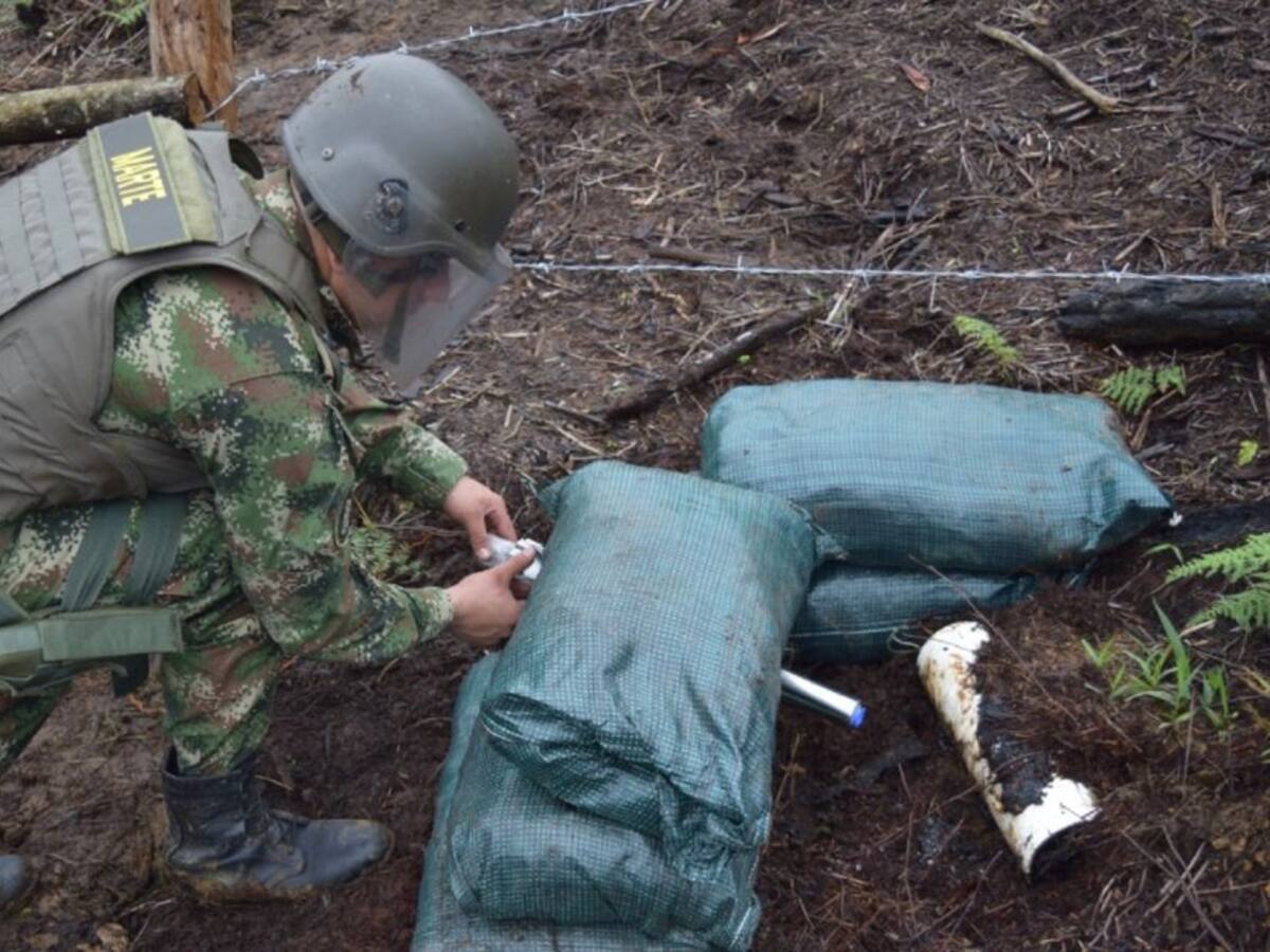 Destruyen minas en caminos que niños indígenas usan para ir a la escuela