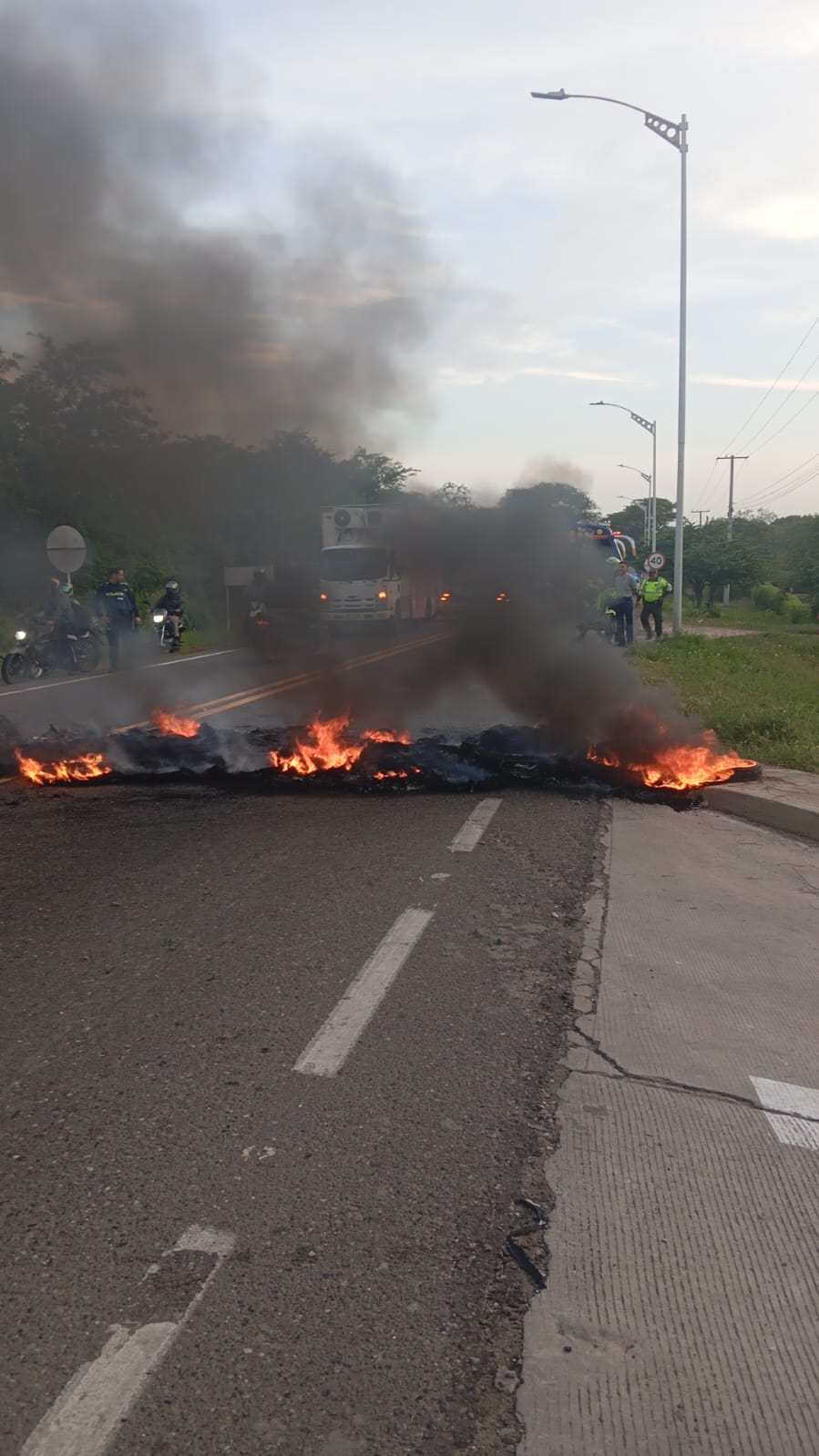 Acuerdos permiten levantar bloqueo en la vía Barranquilla – Cartagena; Alcaldía anuncia inversiones para mejorar el servicio de agua en Baranoa