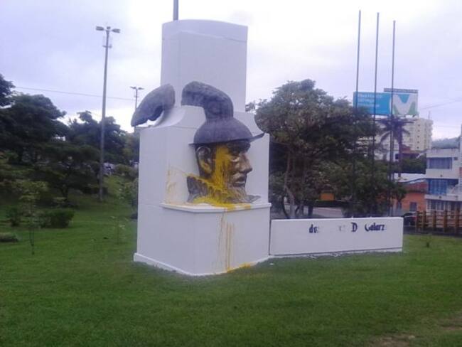 Vándalos dañan monumento al fundador de Ibagué