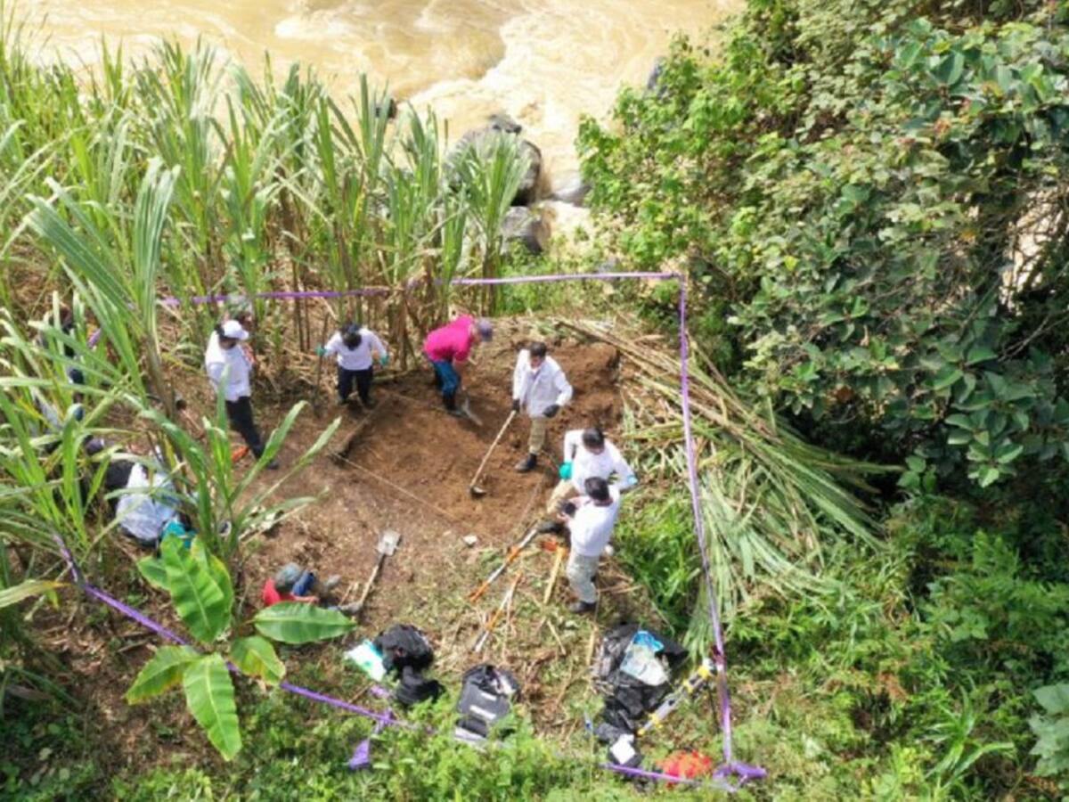 En Urrao ubicaron una fosa donde podría estar un joven desaparecido en 1998