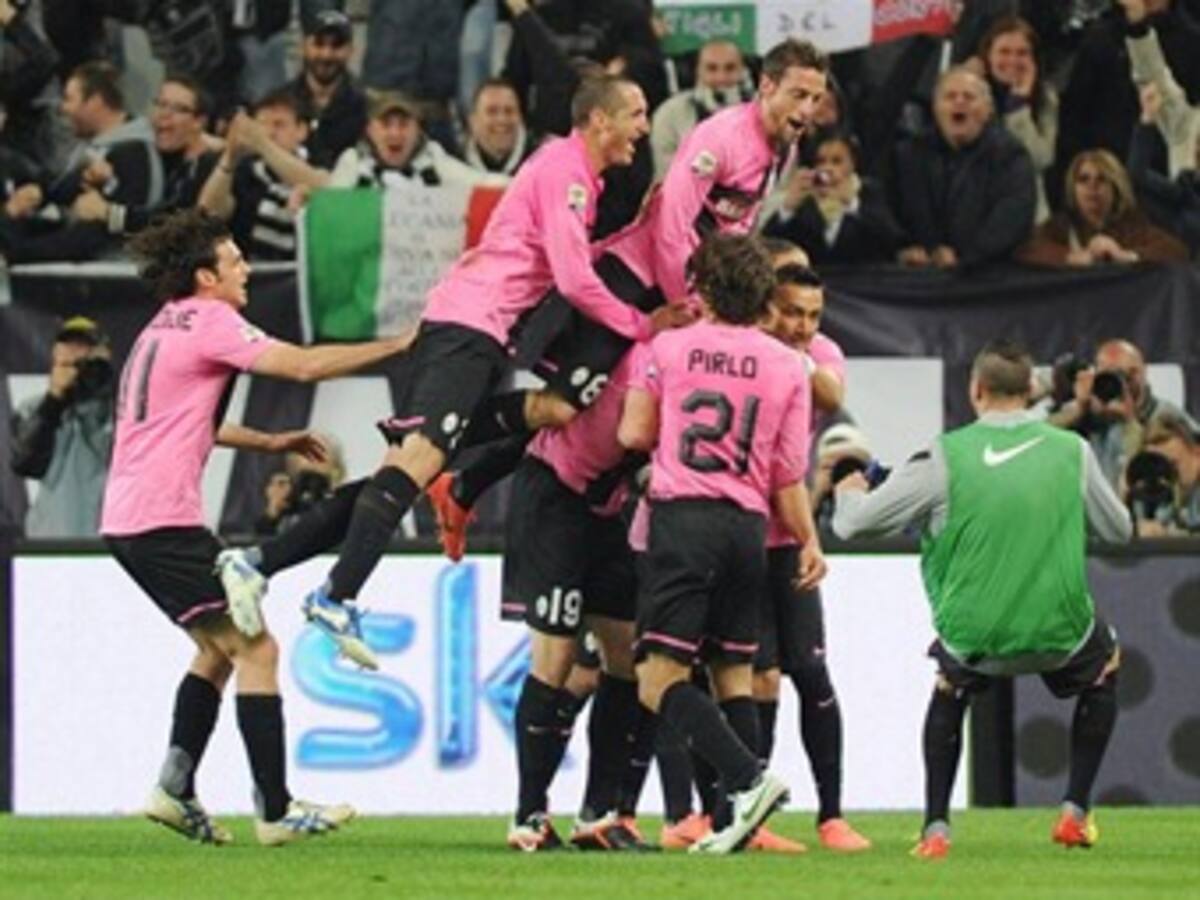 Juventus goleó a Nápoles y está a dos puntos del AC Milan en Italia