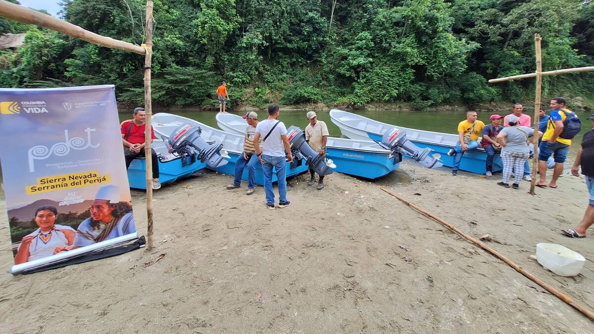 Familias de pescadores de Guachaca y Buritaca recibieron lanchas y equipos de navegación