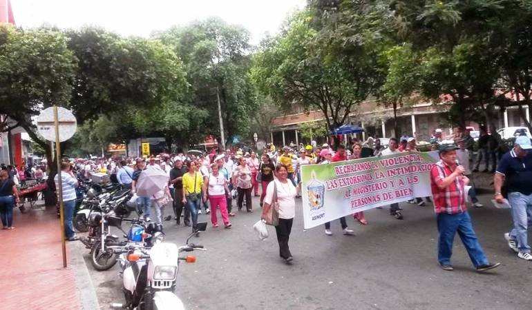 Docentes marchando
