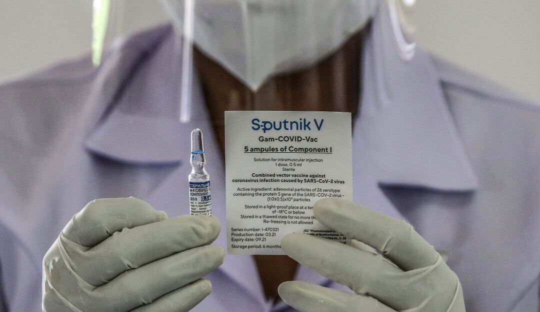 Vacunación con la fórmula de Sputnik V