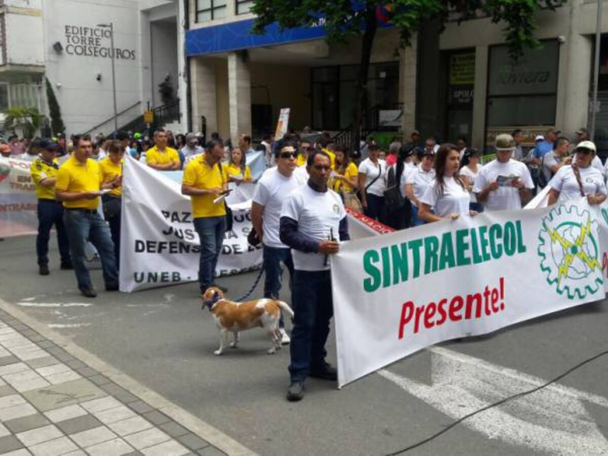 Trabajadores de Armenia marcharon contra la corrupción