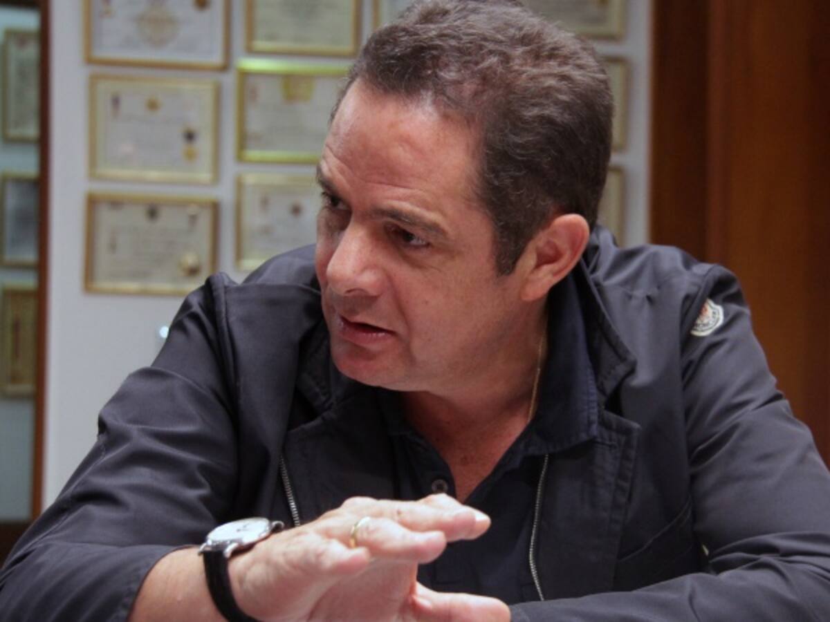 Recursos de Isagén son para financiar obras, no déficit: Vargas Lleras