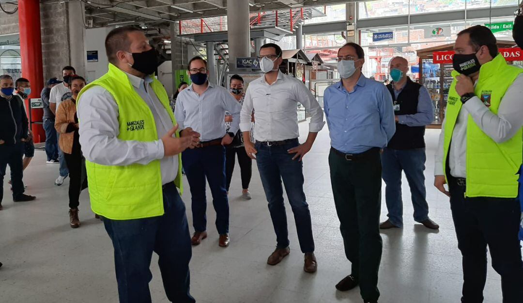 Visita del Ministro de Comercio, Industria y Turismo a Manziales