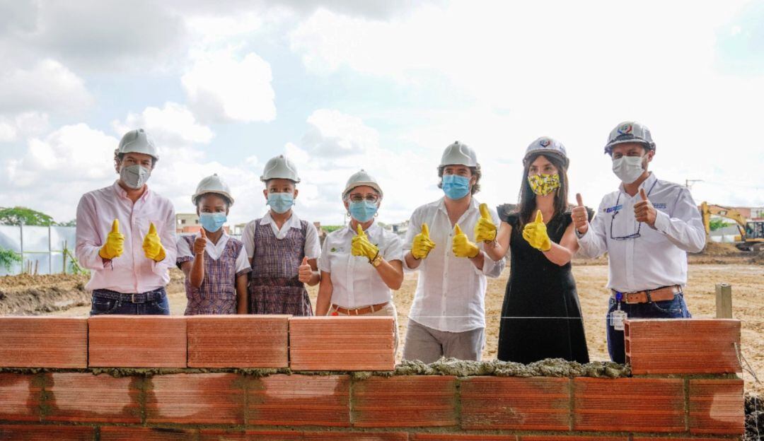 Alianza del Gobierno Nacional, Fundación Pies Descalzos y Fundación Santo Domingo 