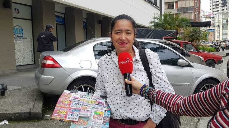 Yo me siento orgullosa de vender lotería en Armenia: María Teresa García