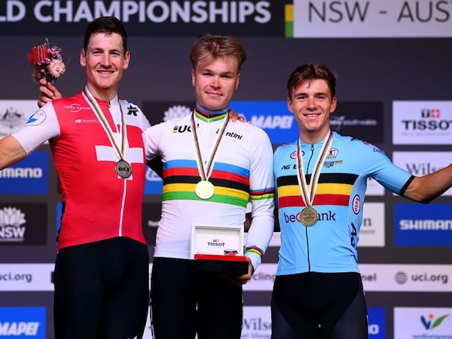 Stefan Kung, Tobias Foss y Remco Evenepoel, el podio de la CRI en el Mundial de Ciclismo de Ruta