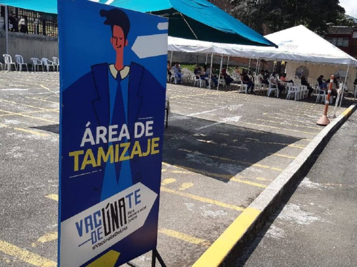 70% de docentes y administrativos vacunados contra COVID en Uniquindío