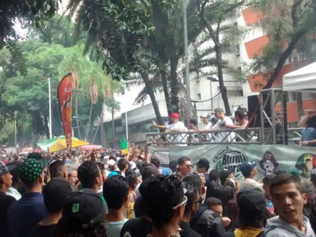 Unas 10 mil personas participaron hoy en Medellín en la octava marcha cannábica