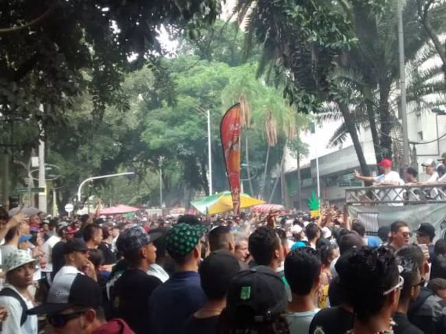 Unas 10 mil personas participaron hoy en Medellín en la octava marcha cannábica