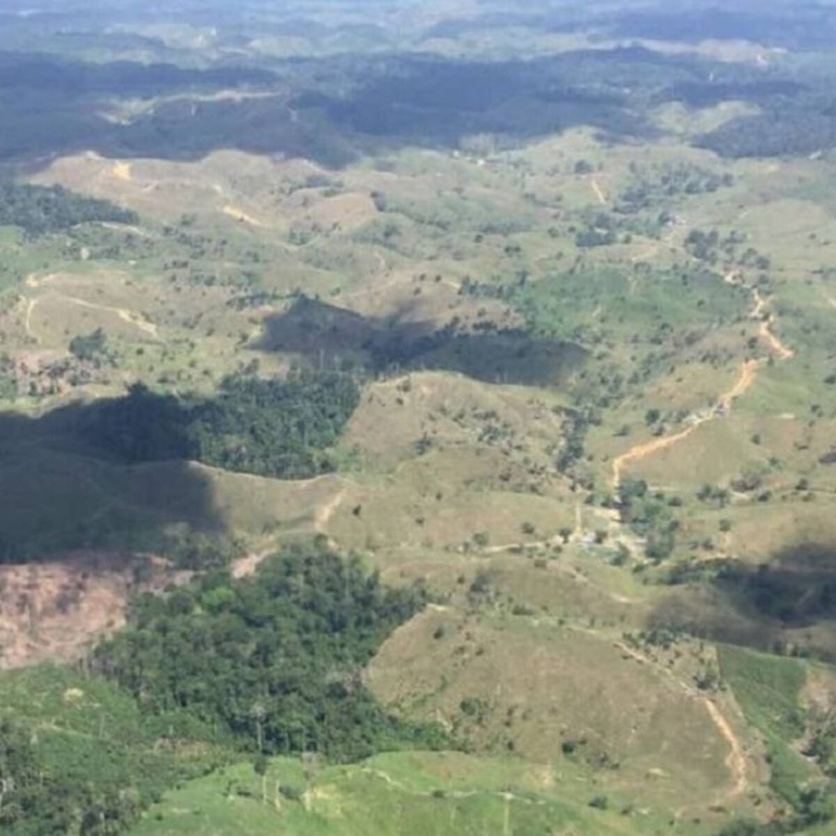 Ilegales quemaron una casa en zona rural de Segovia, Antioquia