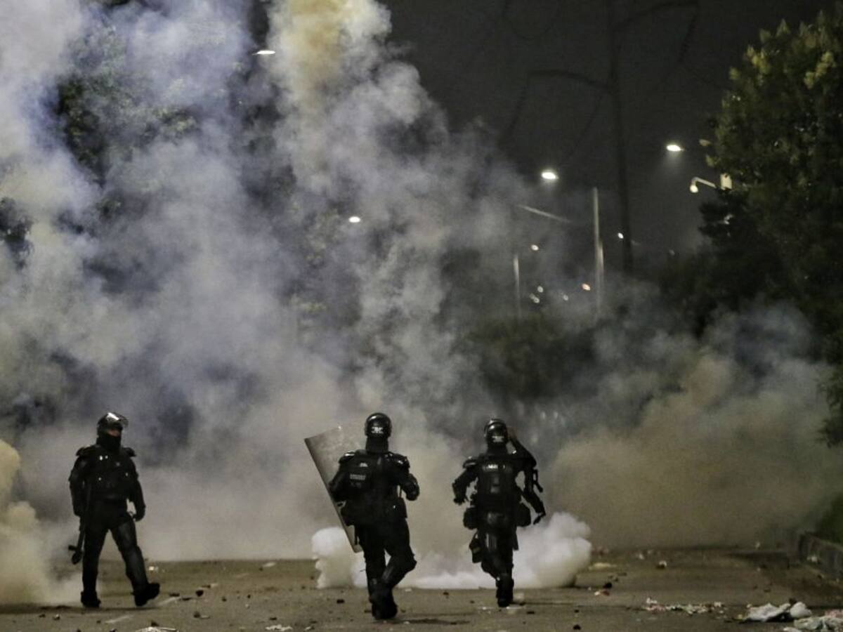 Noche de angustia y violencia en Cali