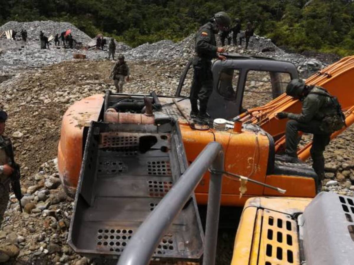 Golpe a la extracción ilegal de oro por parte del ELN en Cauca y Valle