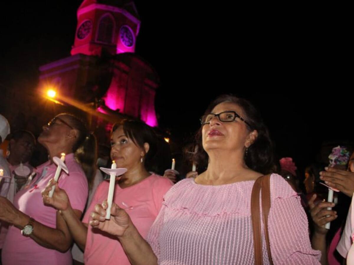 Cartagena se vistió de rosa contra el cáncer de mama