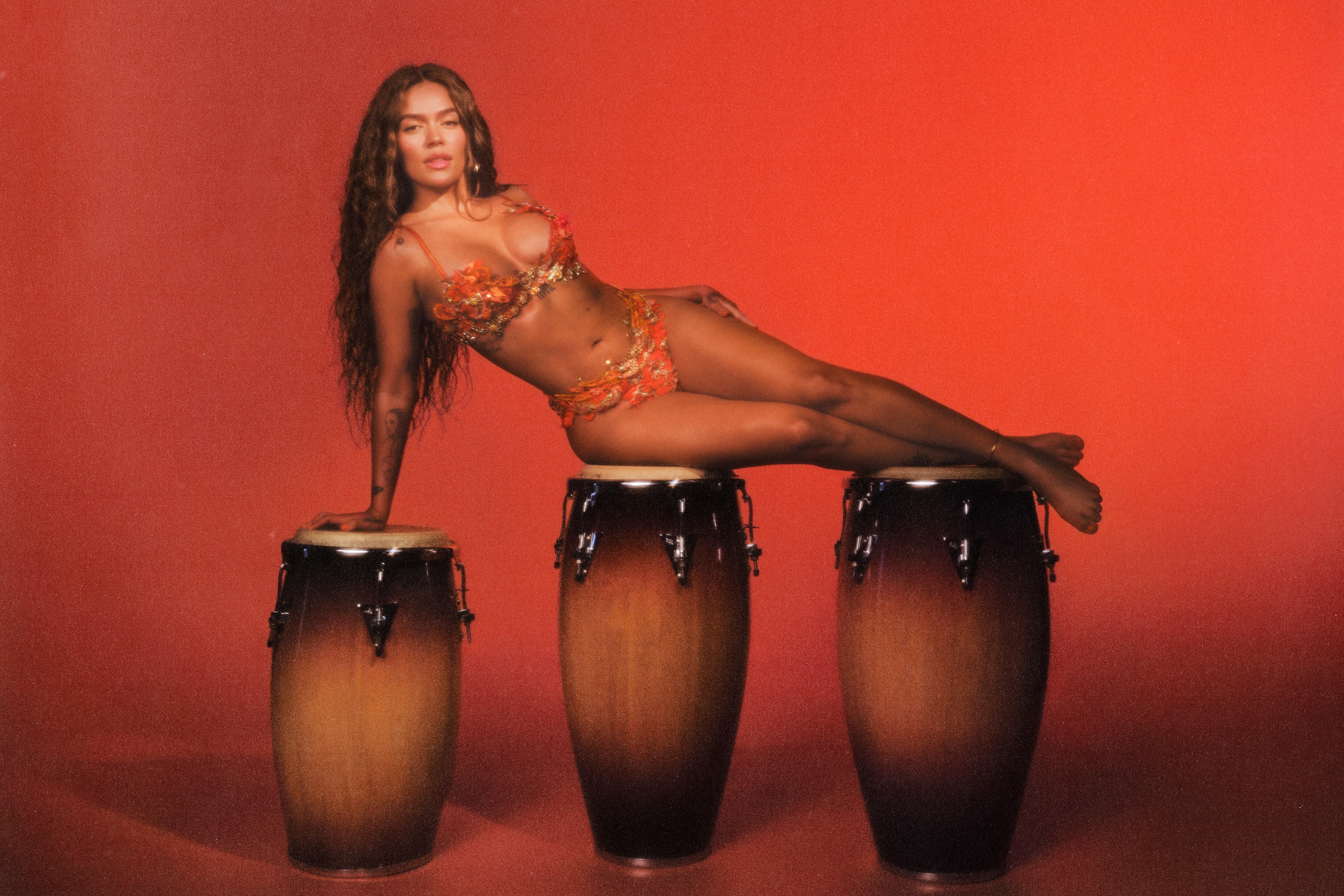 GRAF1571. MADRID, 20/06/2025.- Karol G lanzó este viernes su quinto álbum de estudio, 'Tropicoqueta', un homenaje a las raíces latinas en el que mezcla merengue, bachata, mambo o mariachi y que cuenta con colaboraciones como las de Greeicy, Manu Chao o Marco Antonio Solís. EFE/Accoustyle Brianna Capozzi. -SOLO USO EDITORIAL/SOLO DISPONIBLE PARA ILUSTRAR LA NOTICIA QUE ACOMPAÑA (CRÉDITO OBLIGATORIO)-