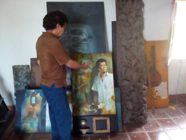 Alejandro Domínguez: Las olas del mar de Puerto Colombia me dan oxígeno para pintar