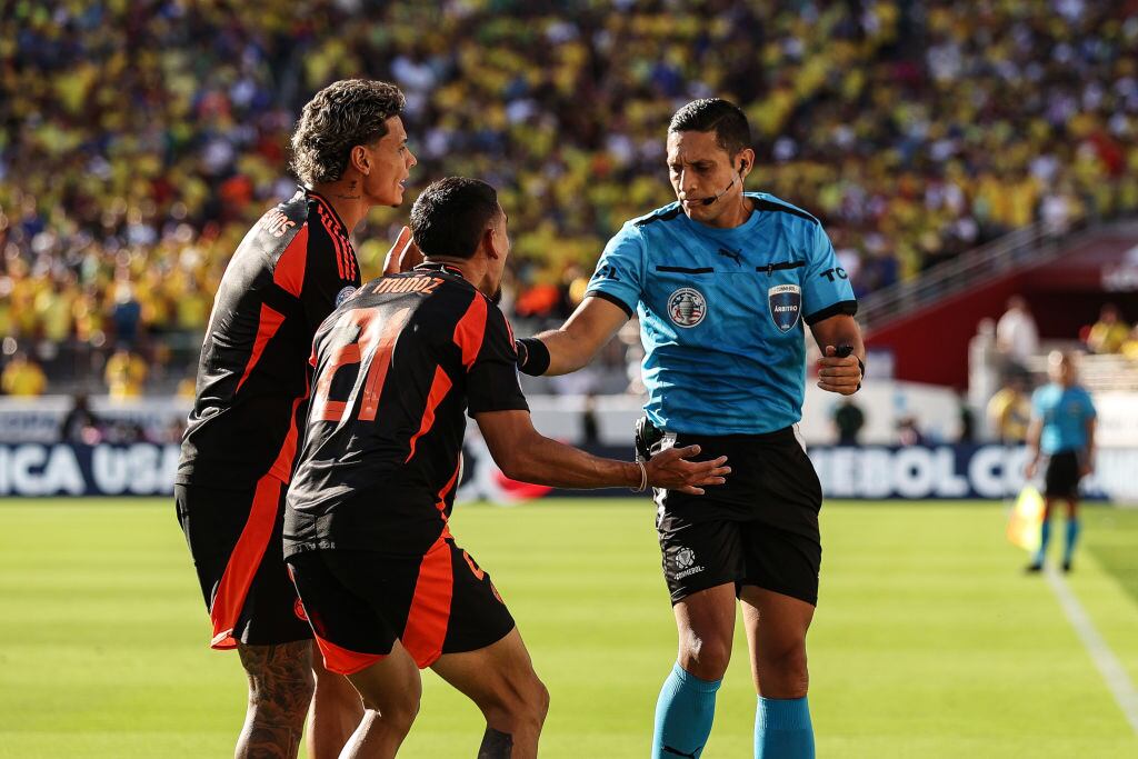 Colombia aseguró el primer lugar del grupo D con 7 puntos / Getty Images