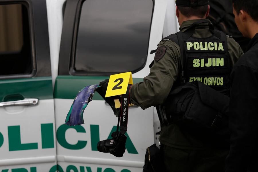 El paquete fue detonado de manera controlada.