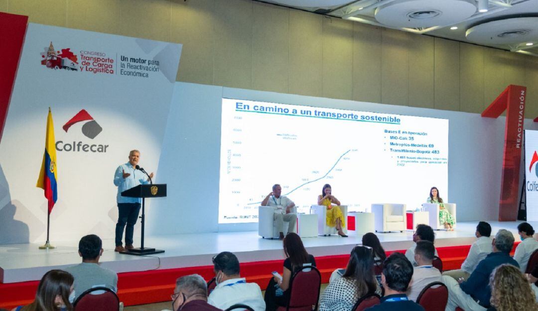 El mandatario sostuvo que este proceso en Colombia se está implementando y que la economía no prospera por capricho de un gobernante