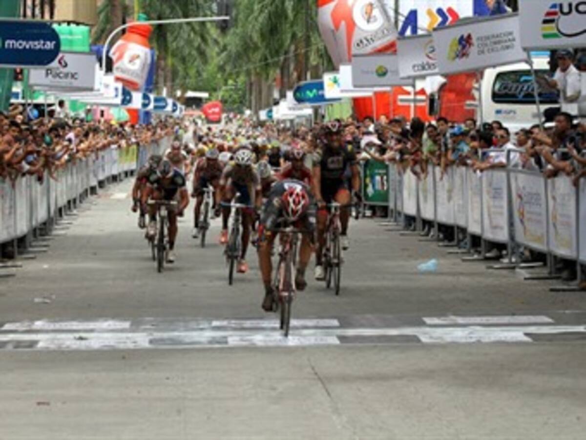 Carlos Urán ganó la primera etapa de la Vuelta a Colombia