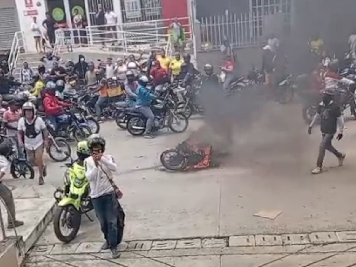 Presunto ladrón se escondió en una funeraria tras intento de atraco en Cartagena: turba lo agredió