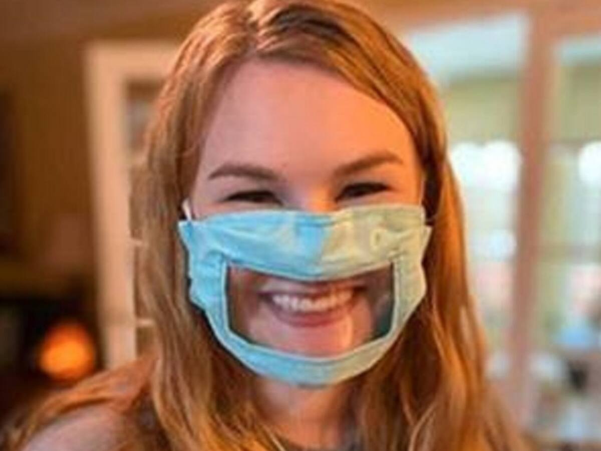 Tapabocas transparentes para leer los labios