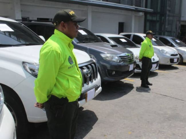Roban camioneta en un lavadero, delincuente pagó el servicio y se la llevó