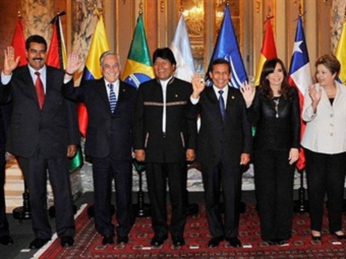 Llegan a Bolivia los presidentes de Unasur para apoyar a Evo Morales