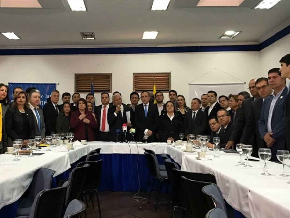 Partido Conservador se va con Iván Duque