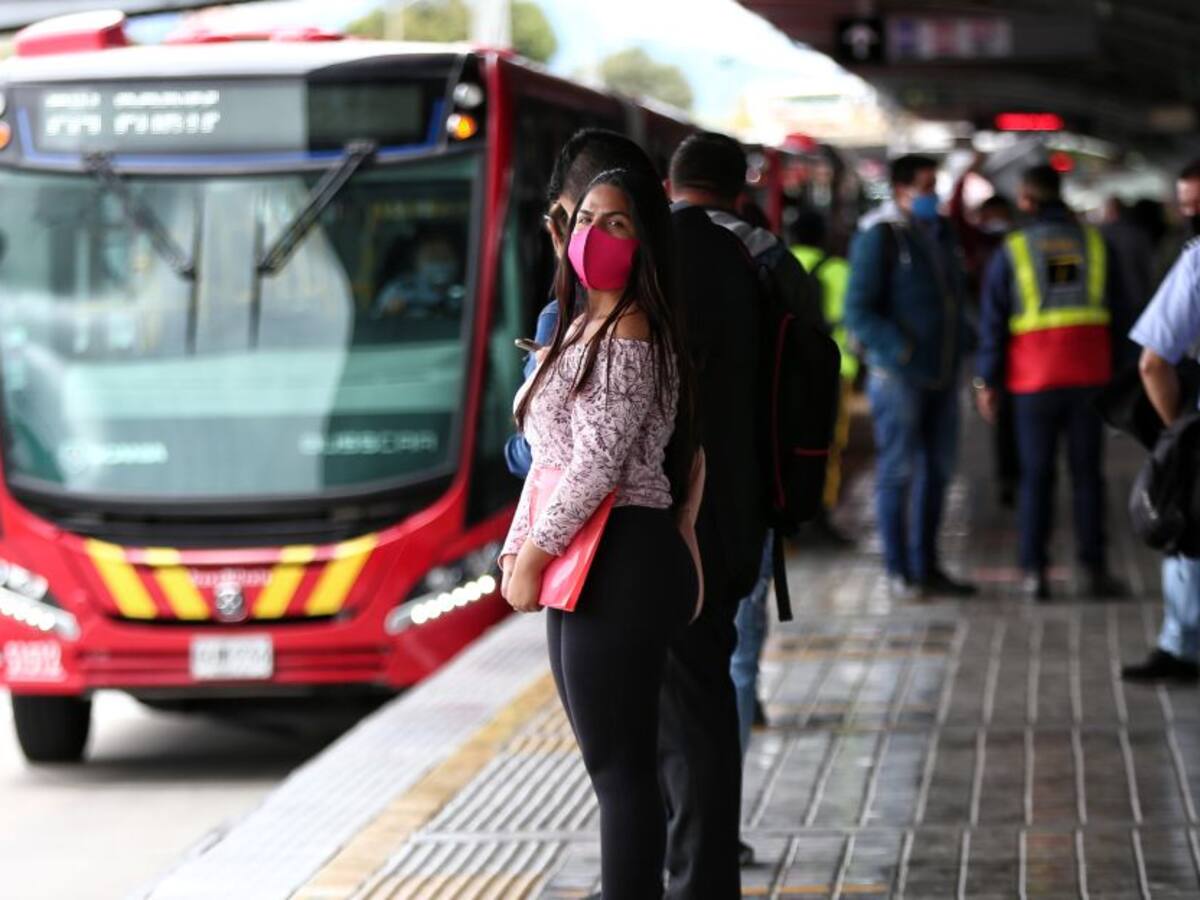 Fenalco solicita ampliación del horario de Transmilenio en Bogotá despierta