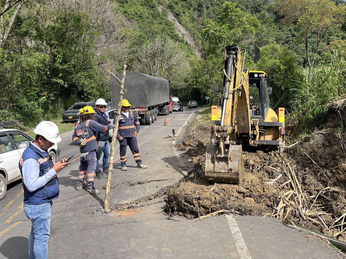 Invías ya inició trabajos en la vía que conecta Puente Nacional con San Gil