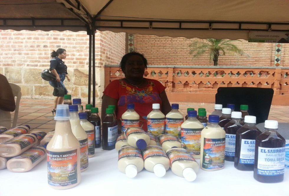 El viche, arrechón, tumba catre, toma seca, la crema de viche son algunas de las bebidas autóctonas del Pacífico.