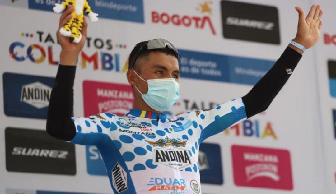 Yesid Pira, nuevo líder de la Vuelta a Colombia.