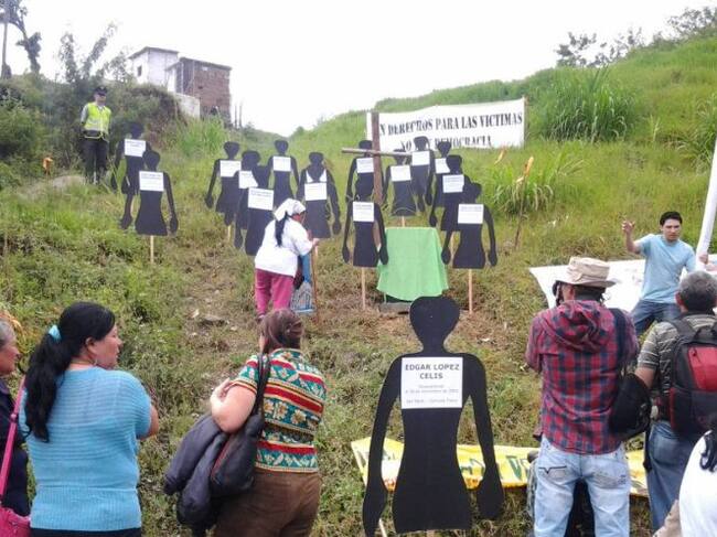 Marchan en Medellín por los desaparecidos en Colombia.